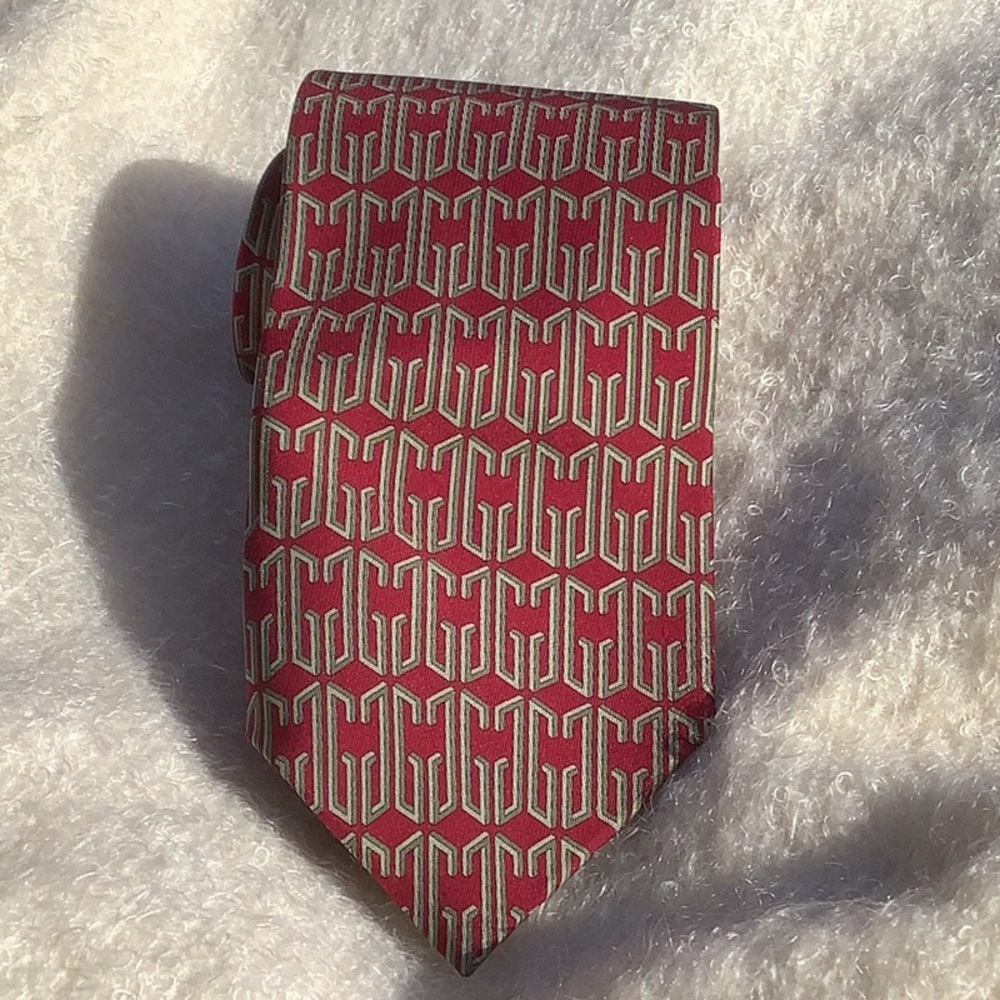 Gucci Vintage Silk Tie Red Interlocking G Logo Geometric Pattern Made in Italy - Picture 2 of 16